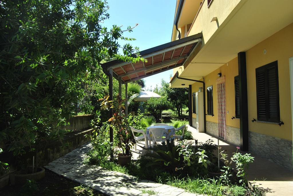 Appartamenti Garden Capo Vaticano Exterior foto